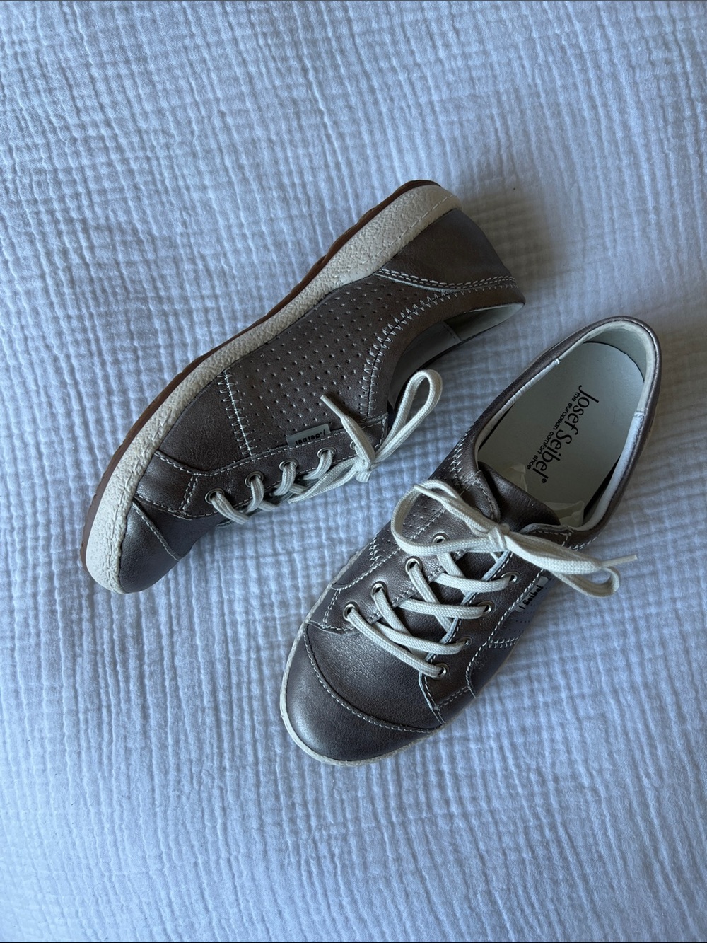 NIB • Josef Seibel Caspian Metallic Leather Sneakers • Women’s EU 37 (US 6-6.5)